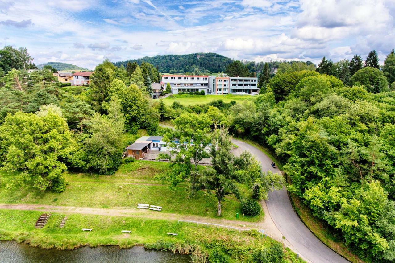 Seehotel Am Stausee 4 Sterne Superior Герольштайн Экстерьер фото